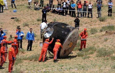 Shenzhou-9 after landing