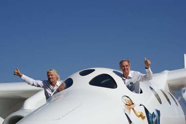 Branson and Rutan thumbs-up