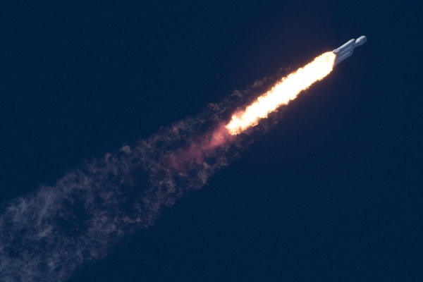 Falcon Heavy ascent