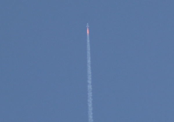 SpaceShipTwo ascending