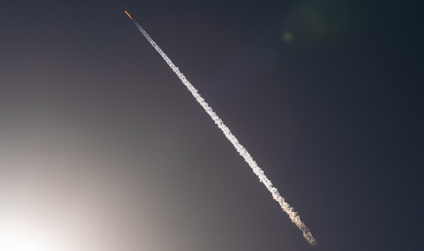 Falcon 9 contrail