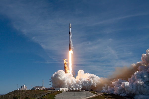 Falcon 9 cumple los sueños de un transbordador