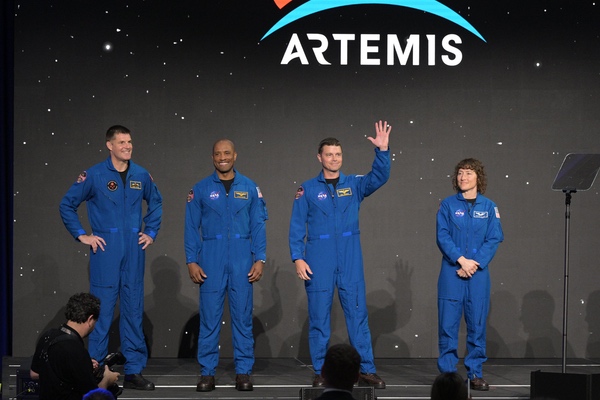Artemis 2 crew
