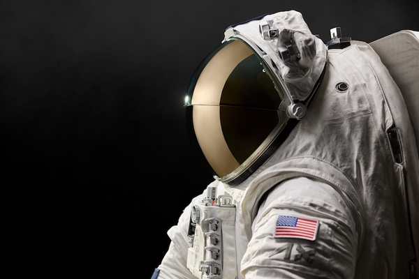 spacesuit visor