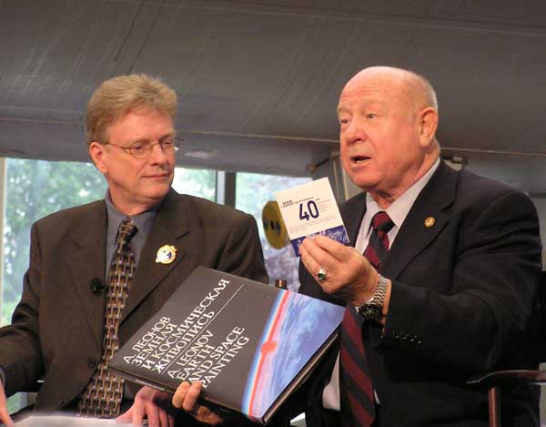 Leonov and Launius